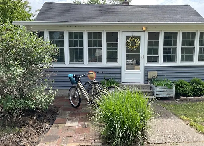 Eastside Abode - Local Living 2026 Monthly Rentals Only Contact For Rate