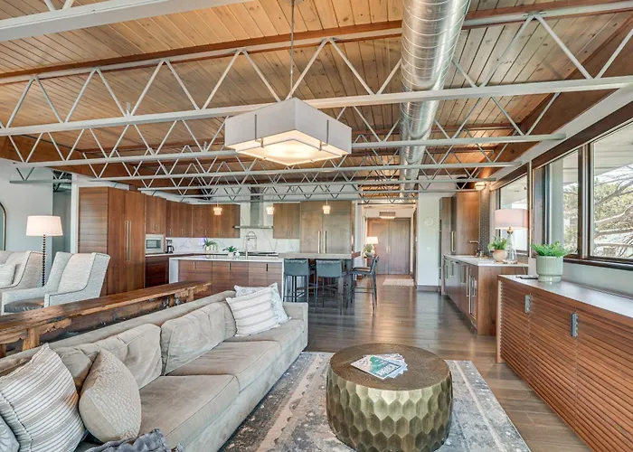Grand Haven Condo W/ Channel View & Dtwn Location