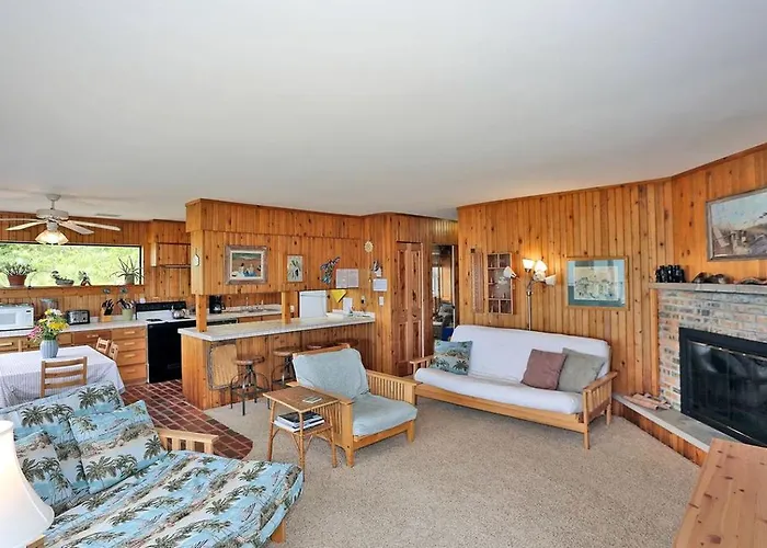 Beautiful Lakeside Cottage Rental On The Shore Of Lake Michigan In Grand Haven